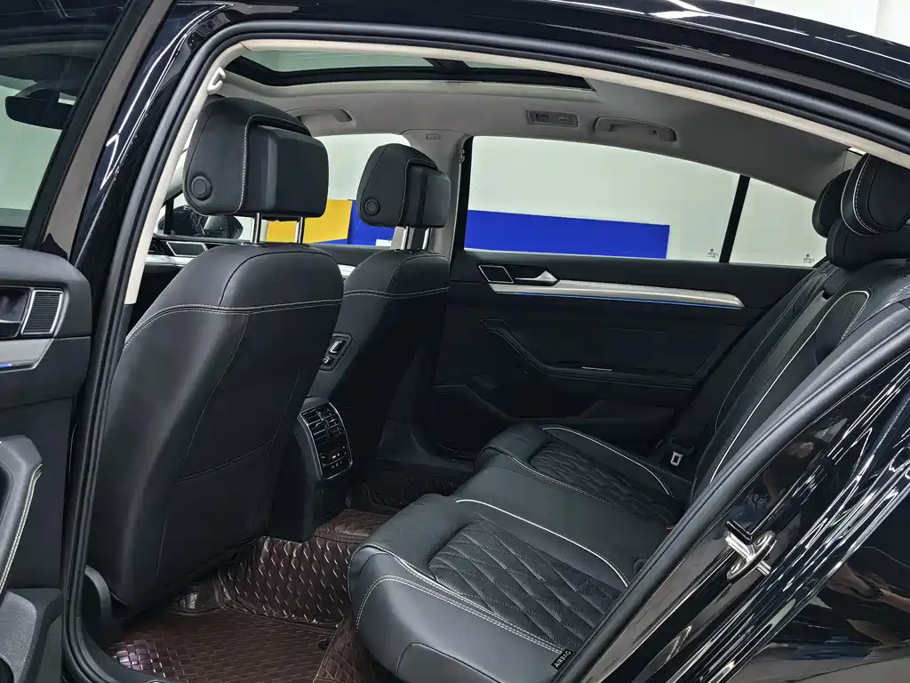 Volkswagen Magotan PHEV — миниатюра 6