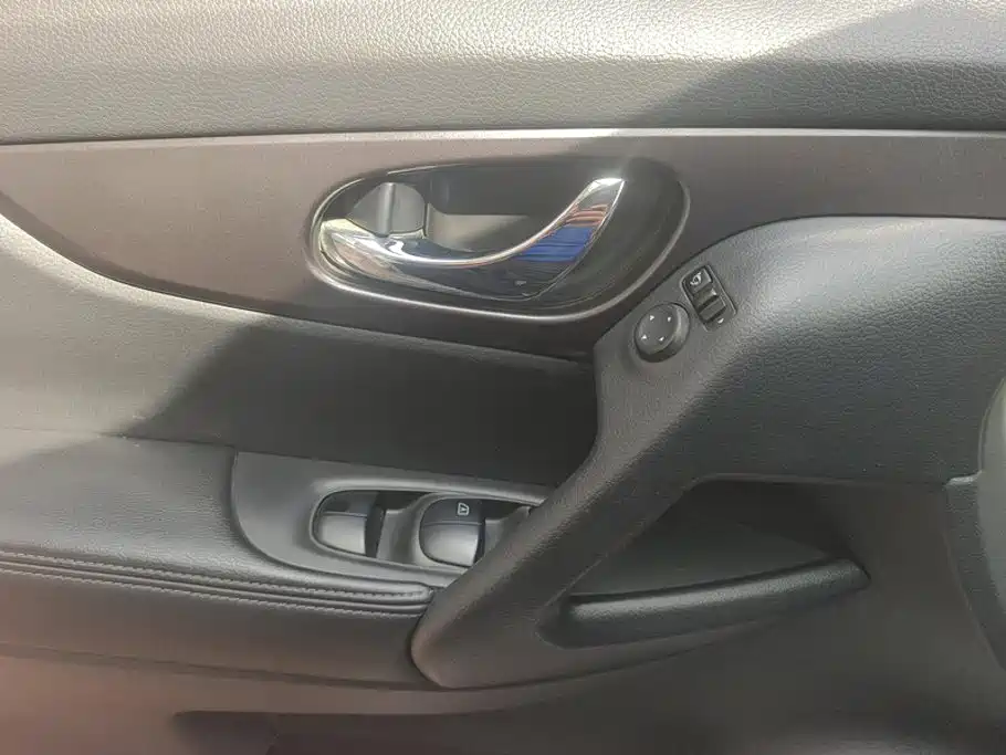 Nissan X-Trail — миниатюра 7