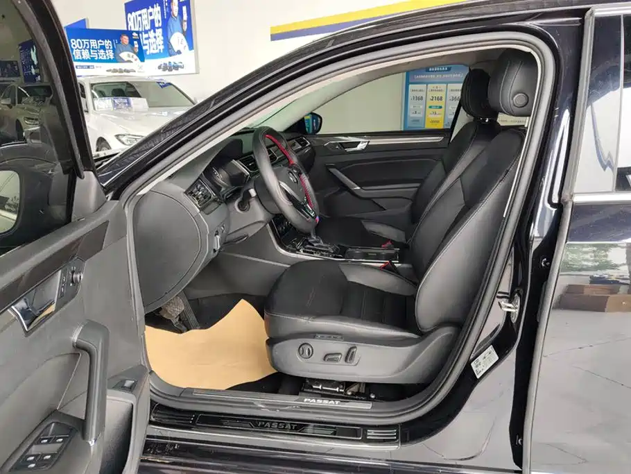 Volkswagen Passat 330TSI DSG Royal Premium Edition, фото 9