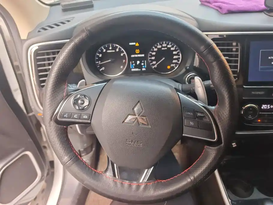 Mitsubishi Outlander — миниатюра 15