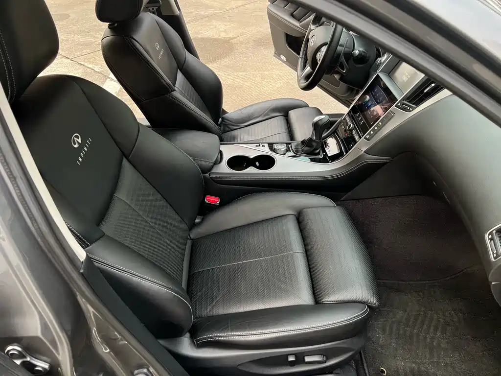Infiniti Q50 2014 3.7L Luxury Sport