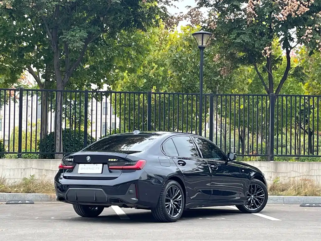 BMW 3 Series — миниатюра 4