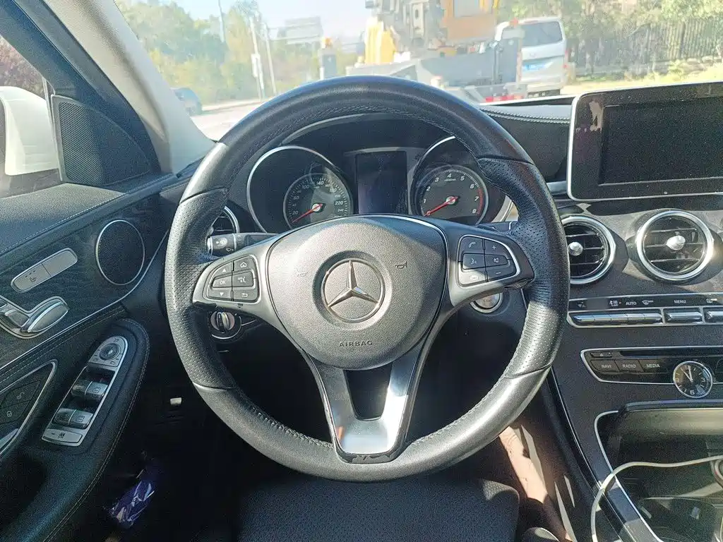 Mercedes-Benz C-Class — миниатюра 11