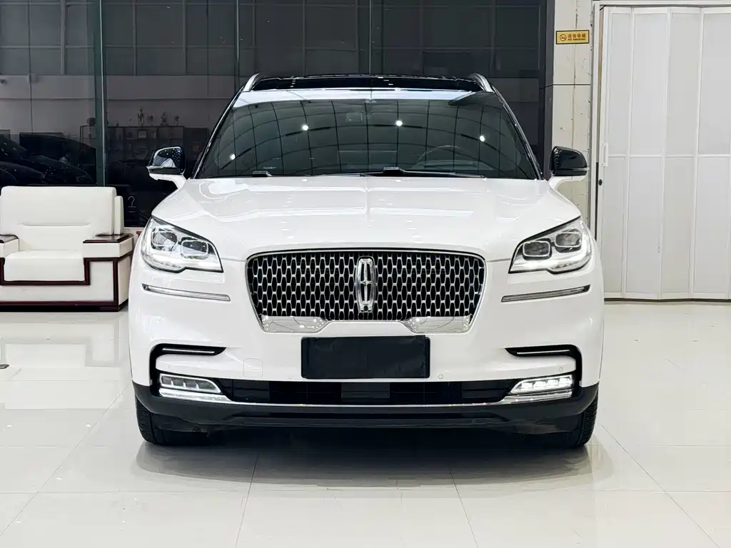 Lincoln Aviator — миниатюра 3