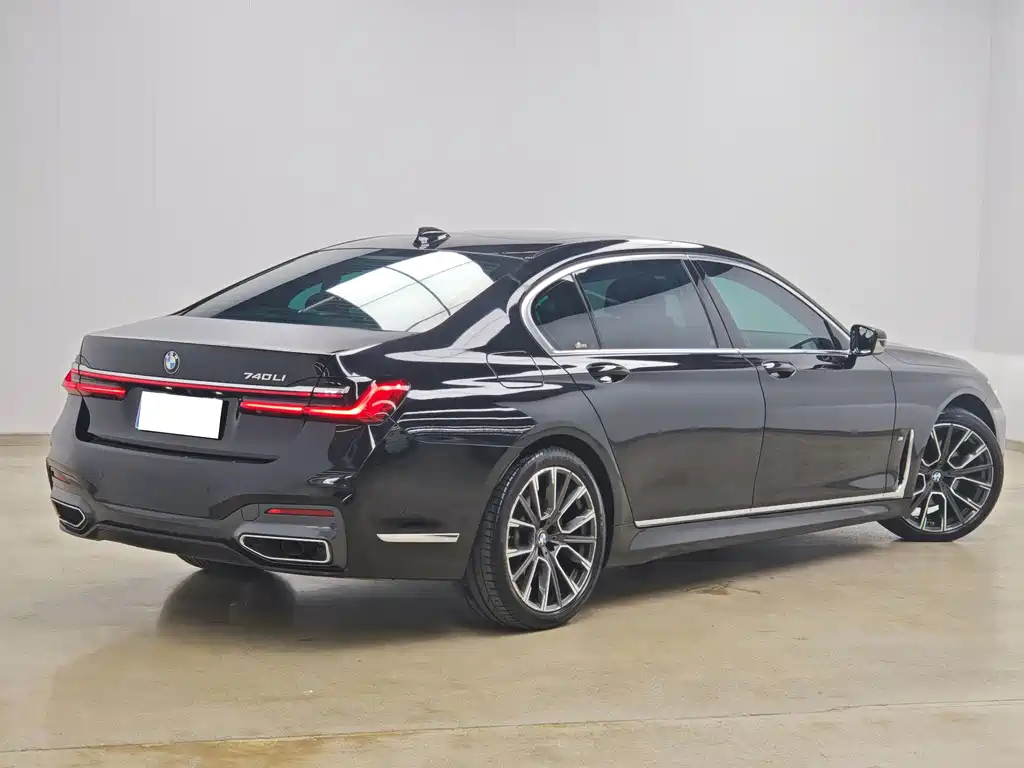 BMW 7 Series — миниатюра 4