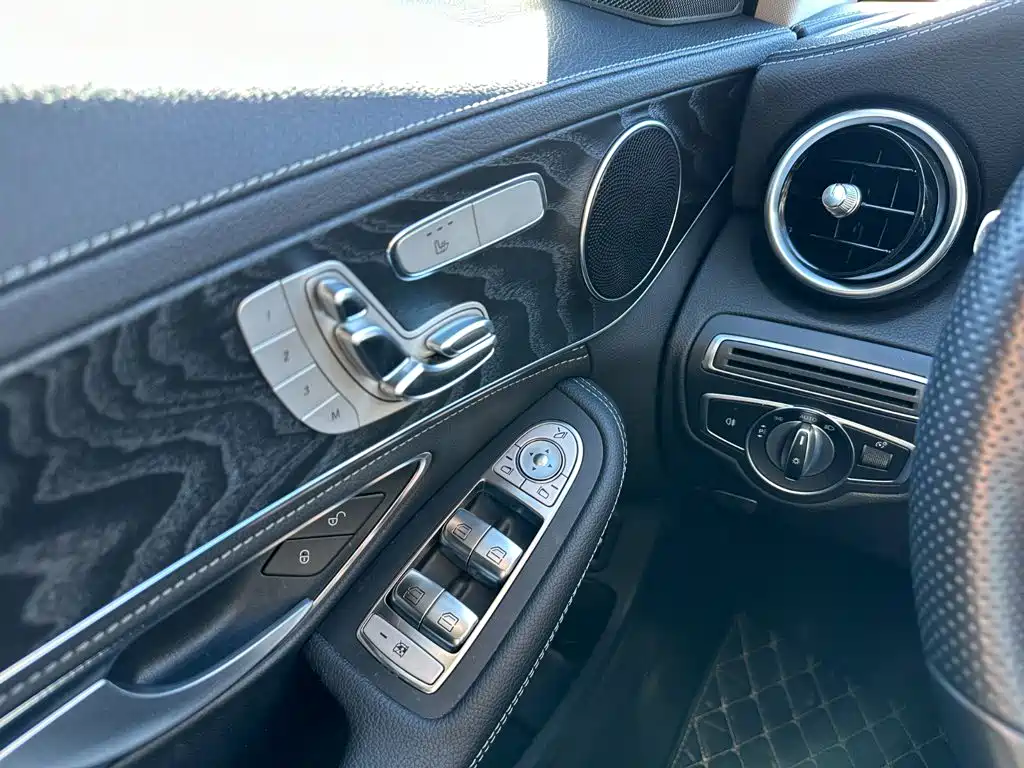 Mercedes-Benz C-Class — миниатюра 21