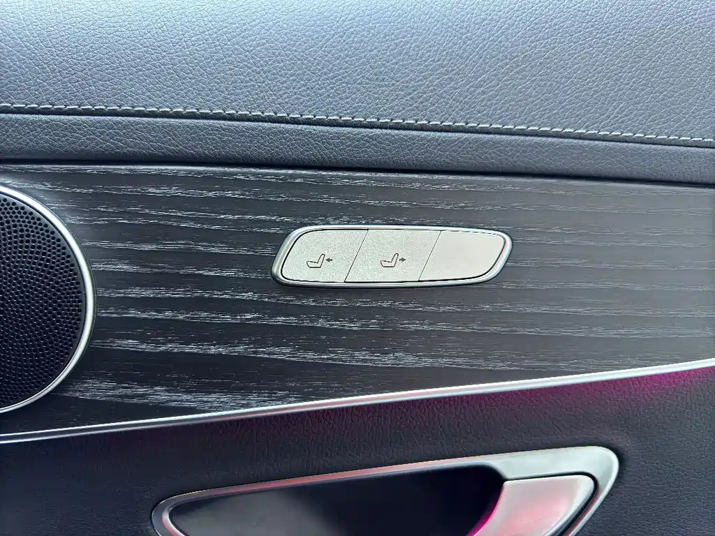 Mercedes-Benz C-Class — миниатюра 3