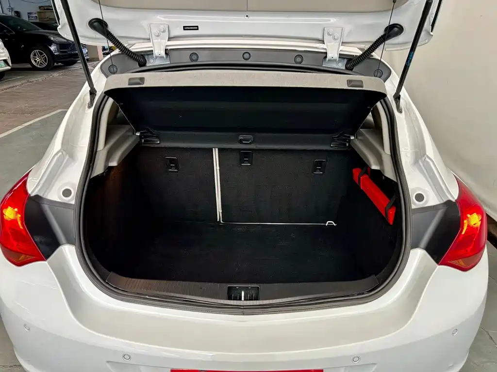 Buick Excelle — миниатюра 15