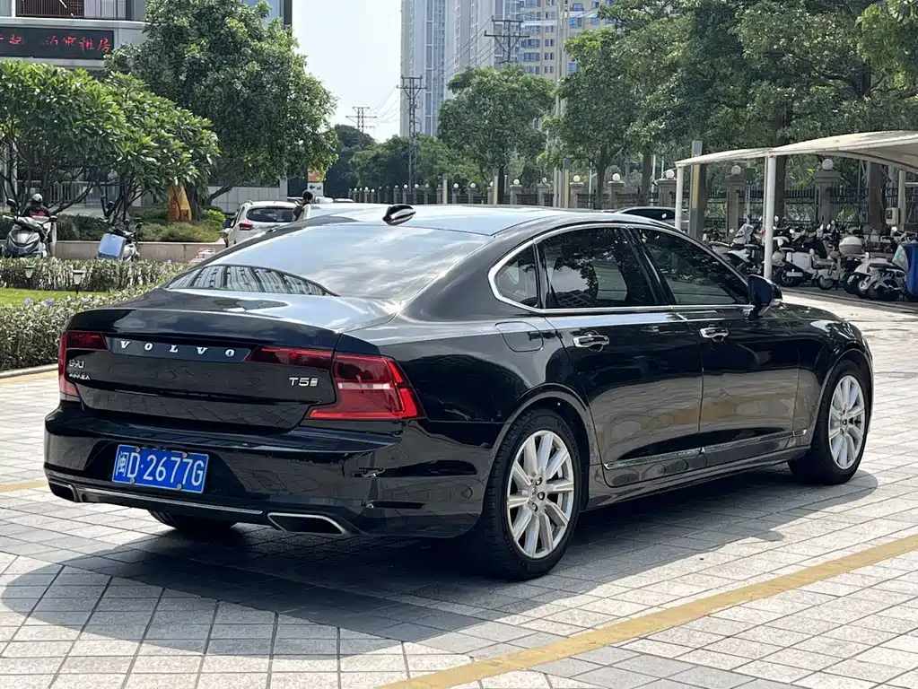 Volvo S90 — миниатюра 4