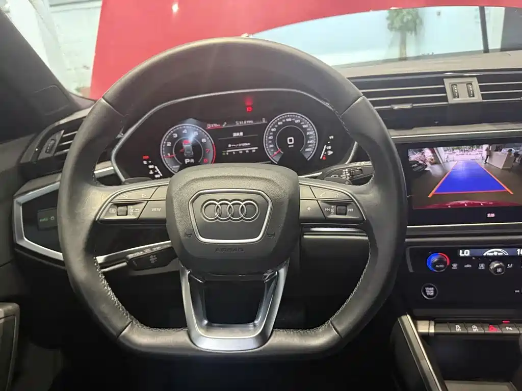 Audi Q3 — миниатюра 12