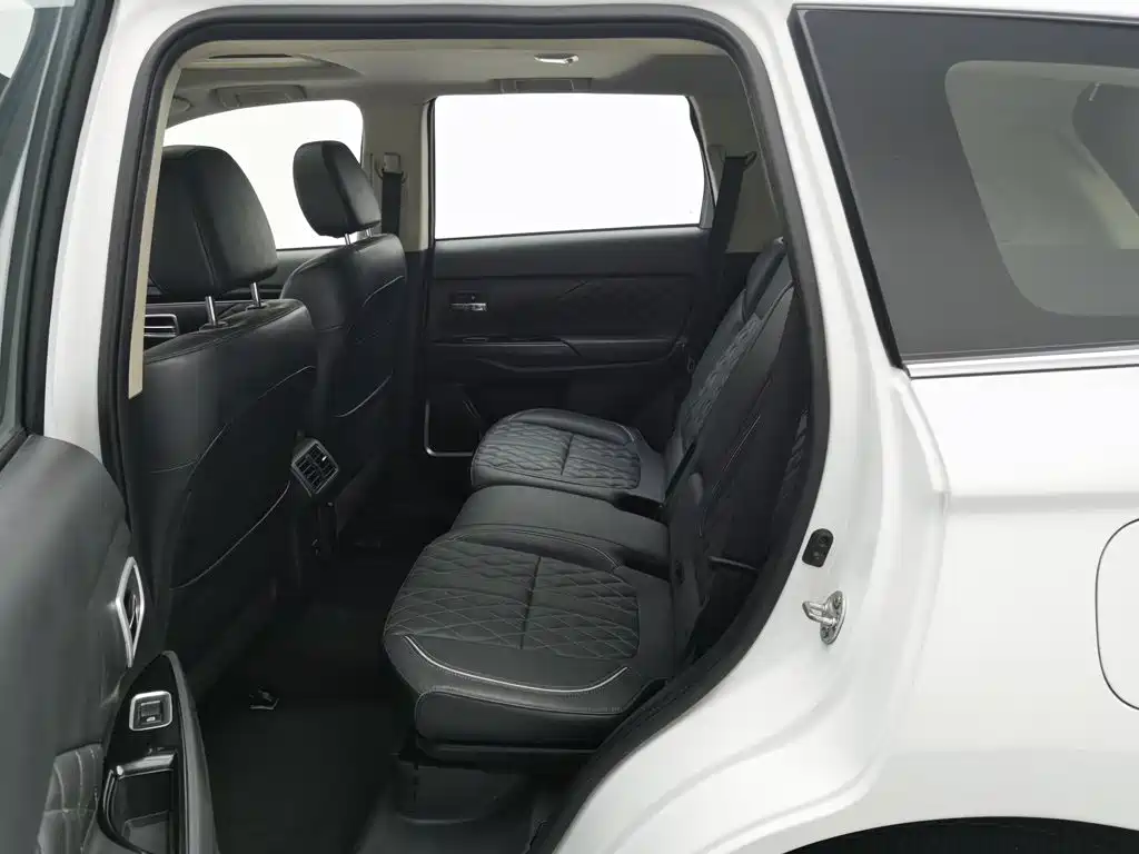 Mitsubishi Outlander — миниатюра 15