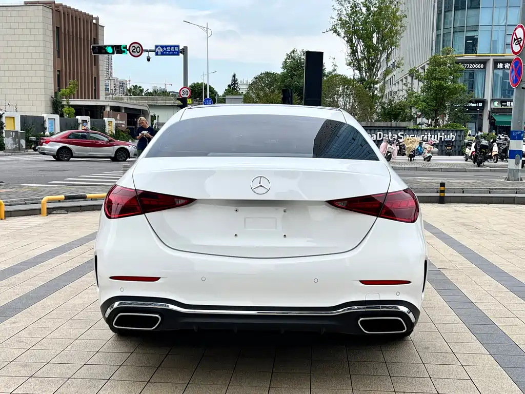 Mercedes-Benz C-Class — миниатюра 14