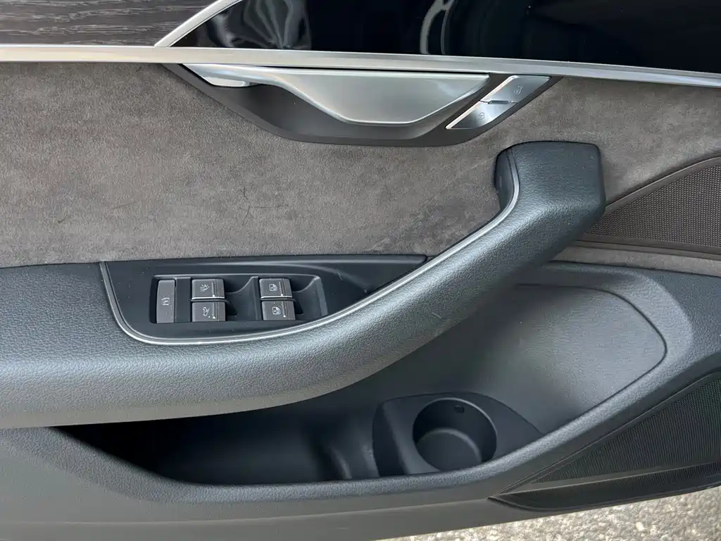 Audi A8 — миниатюра 19