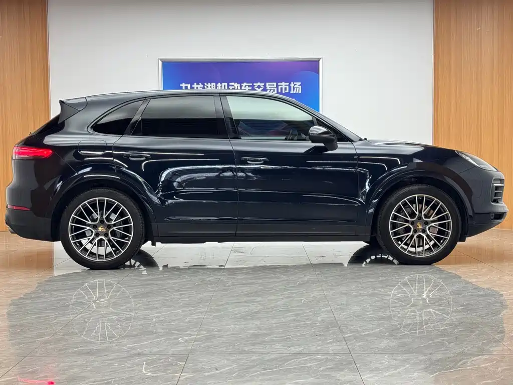 Porsche Cayenne — миниатюра 4