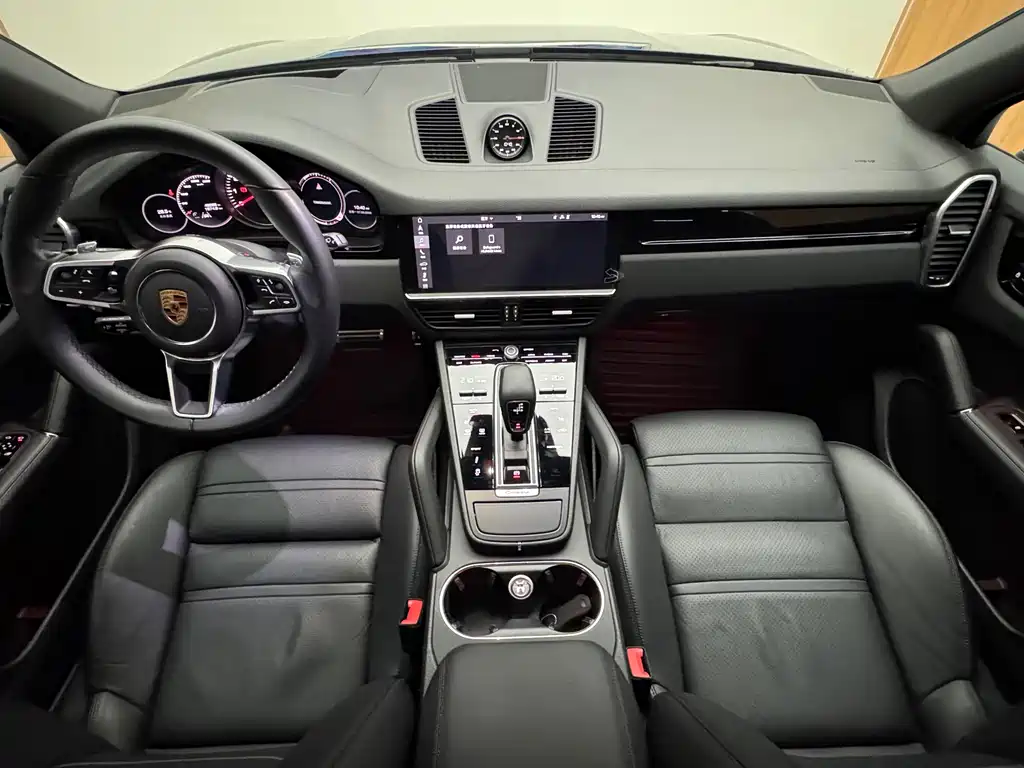 Porsche Cayenne — миниатюра 11