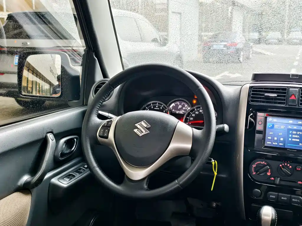 Suzuki Jimny — миниатюра 13
