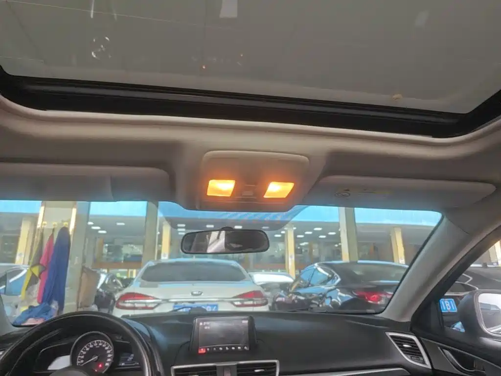Mazda 3 Axela — миниатюра 18