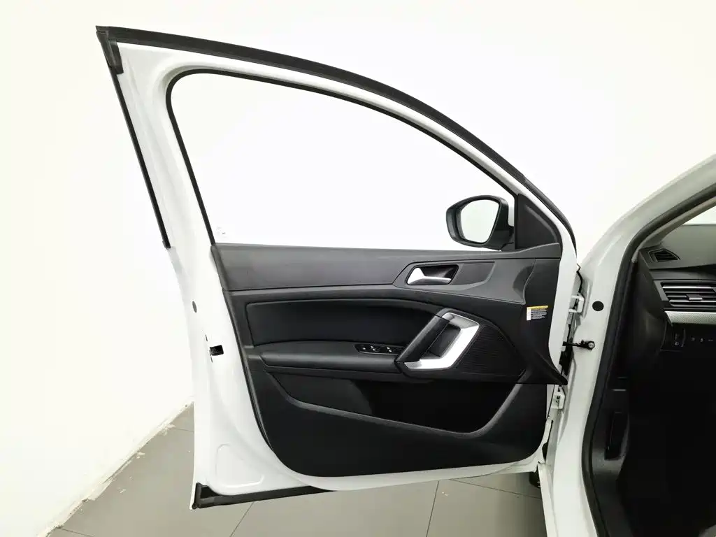 Peugeot 408 — миниатюра 8