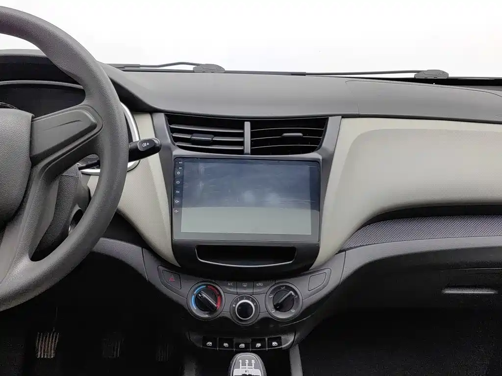 Chevrolet Sail — миниатюра 12