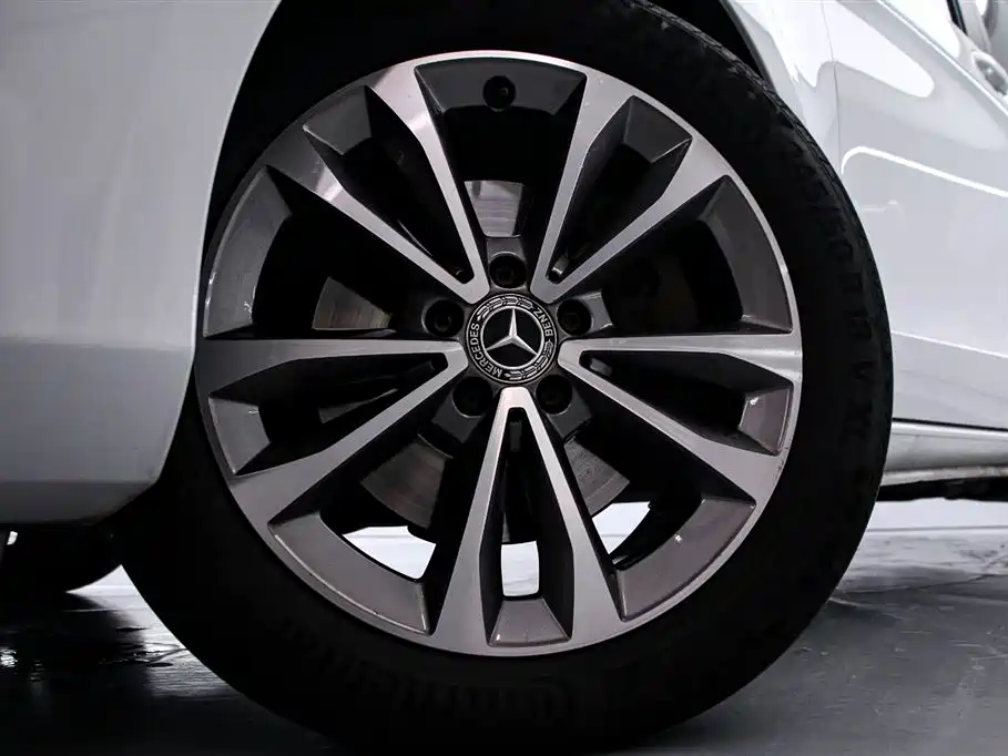 MERCEDES-BENZ V CLASS