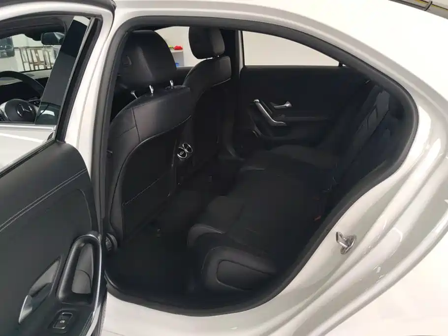 Mercedes-Benz A-Class — миниатюра 11