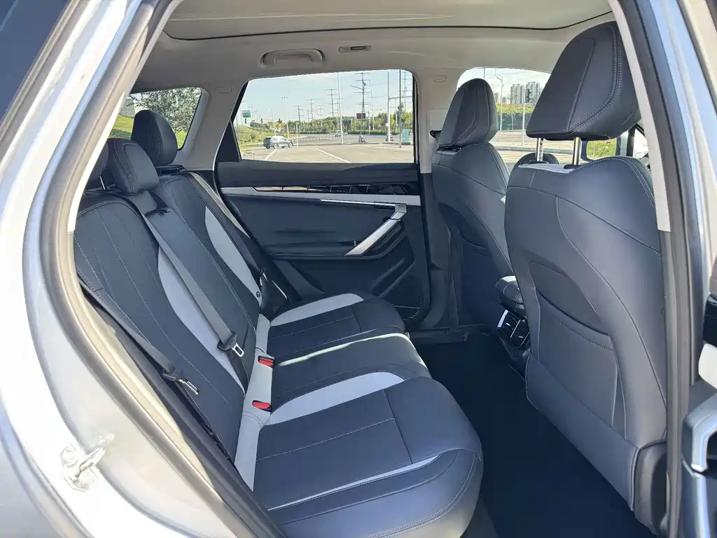 Geely Boyue L — миниатюра 10