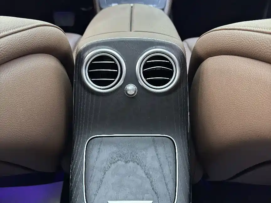 Mercedes-Benz E-Class — миниатюра 11