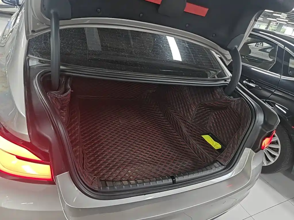 BMW 5 Series — миниатюра 19