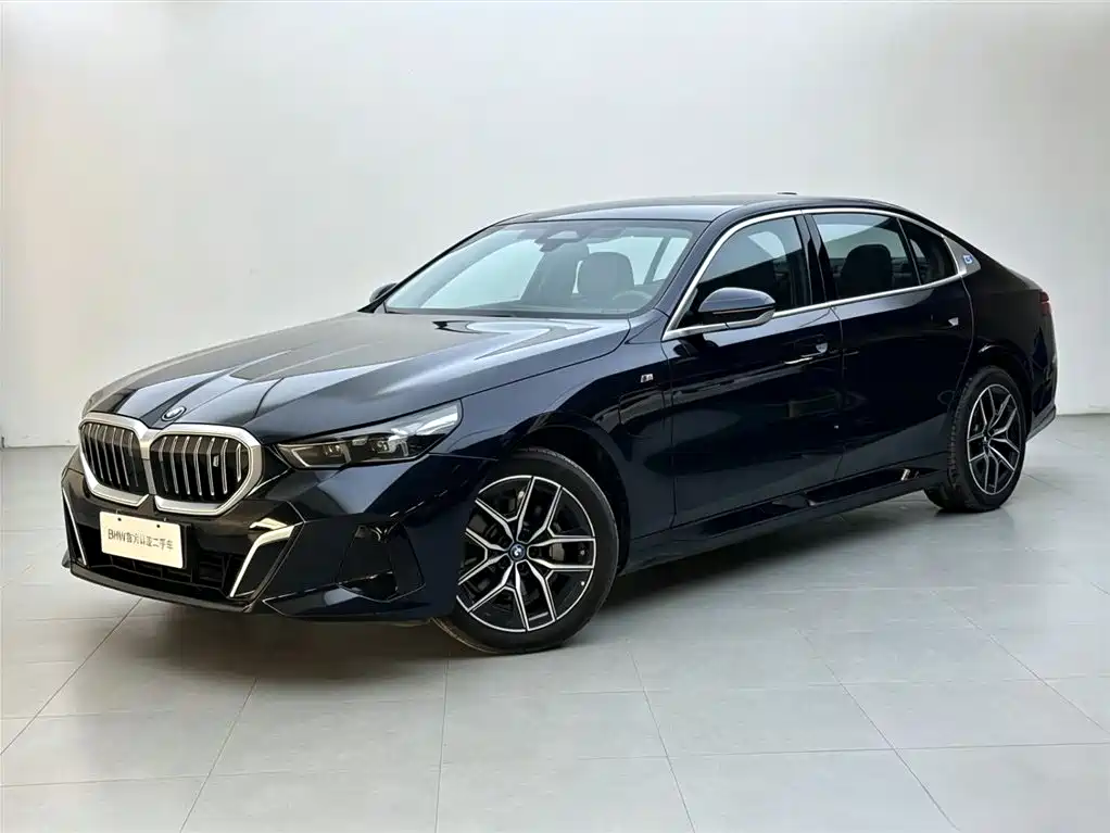 宝马i5 2025款 eDrive 35L M运动套装 2025