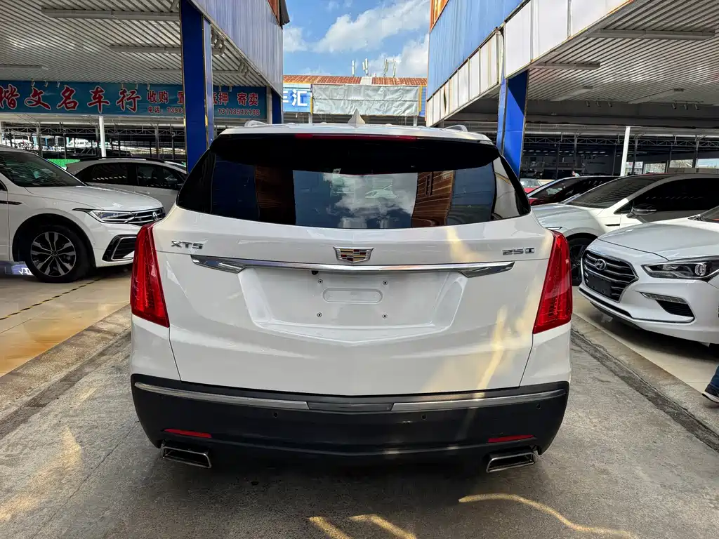 Cadillac XT5 — миниатюра 8
