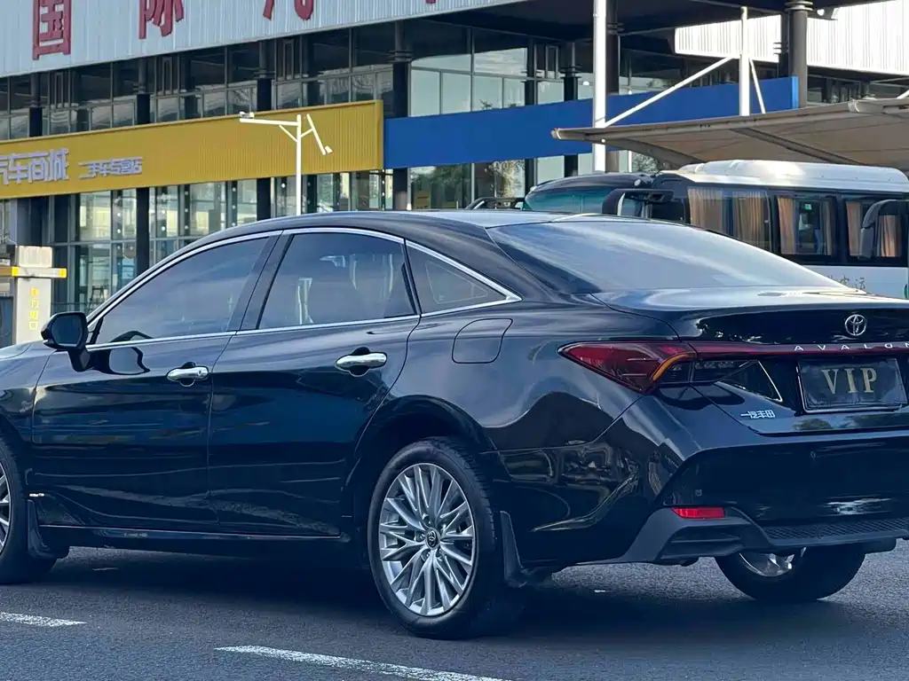 Toyota Avalon — миниатюра 7