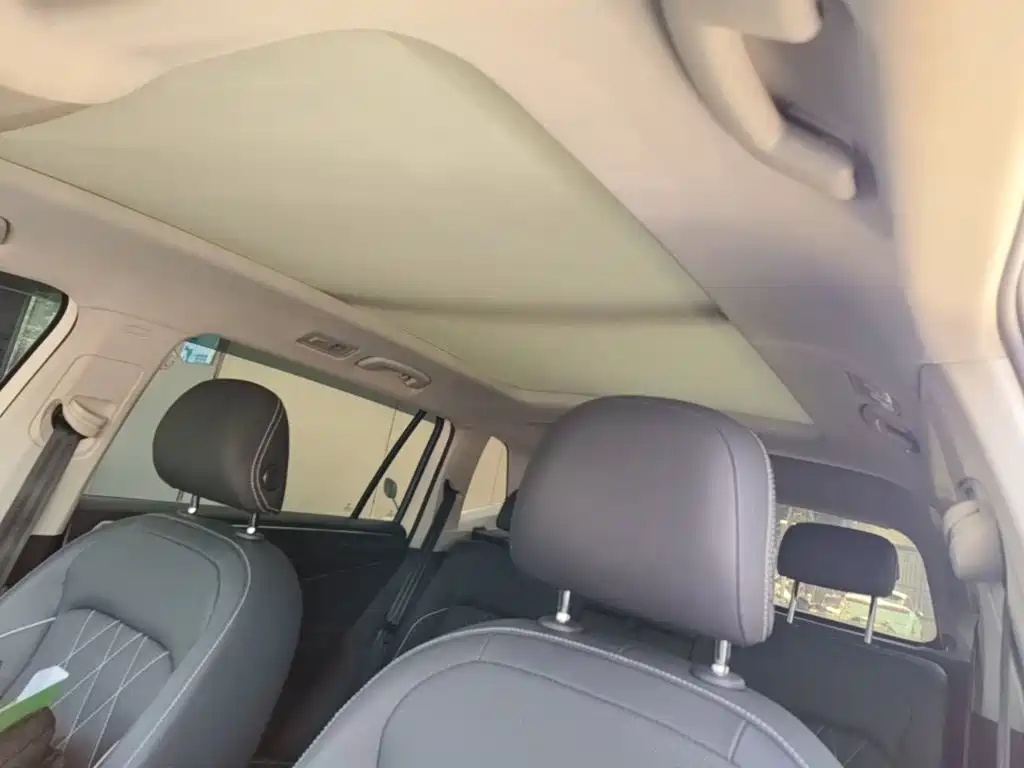 Volkswagen Tiguan L — миниатюра 18