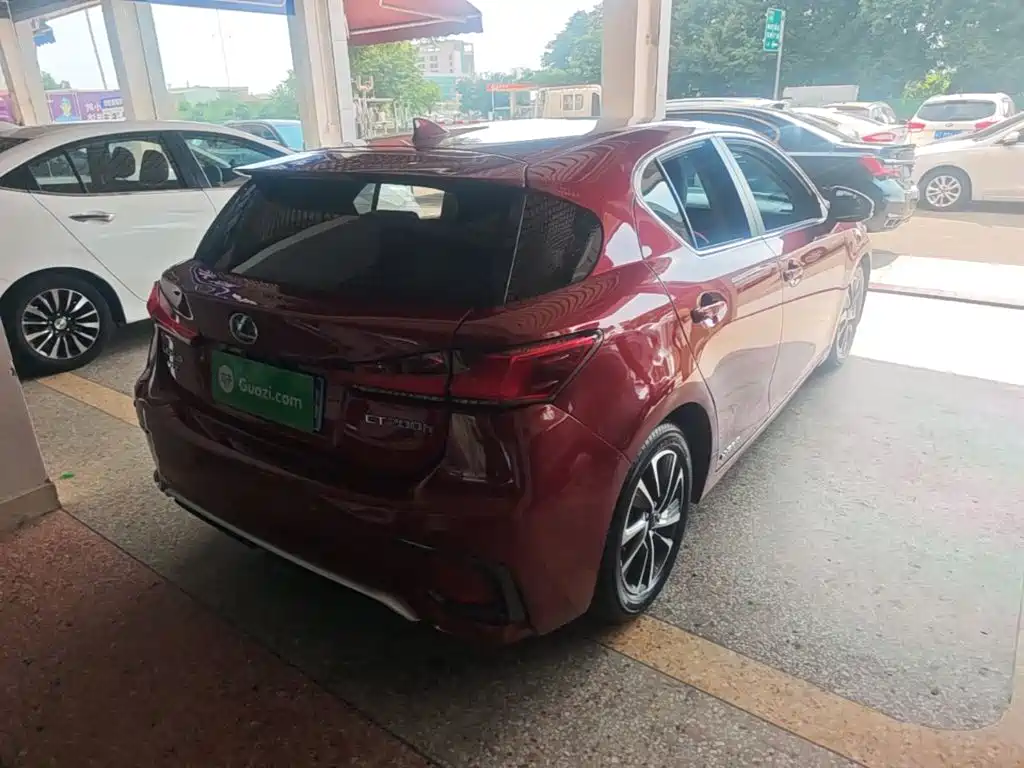 Lexus CT — миниатюра 7