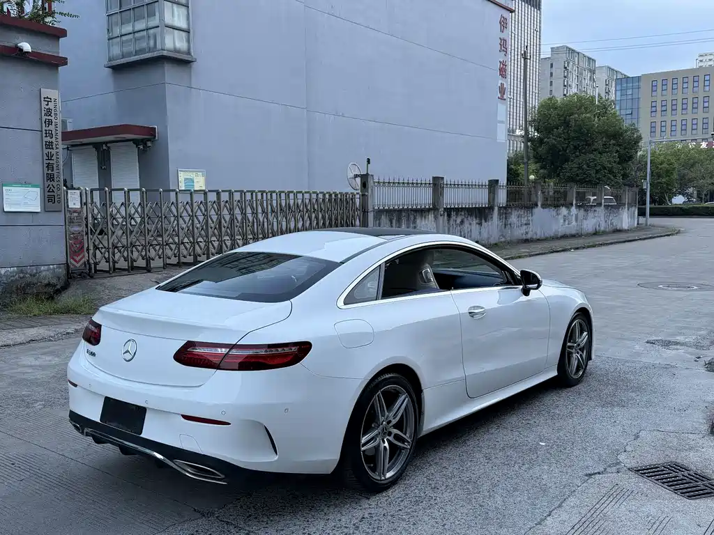 Mercedes-Benz E-Class (Import) — миниатюра 20
