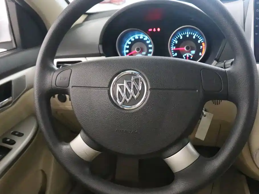 Buick Excelle — миниатюра 7