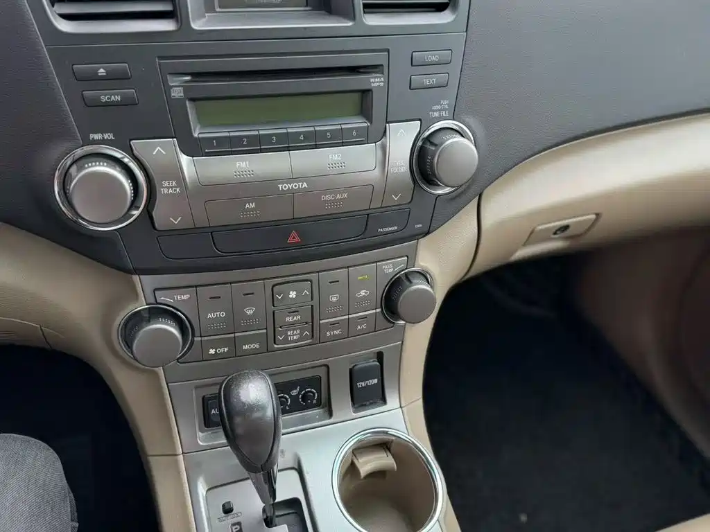 Toyota Highlander — миниатюра 9