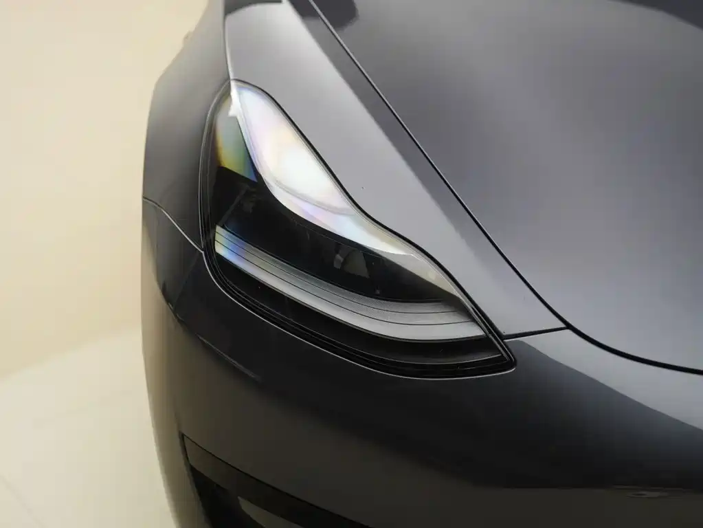 Tesla Model 3 — миниатюра 9