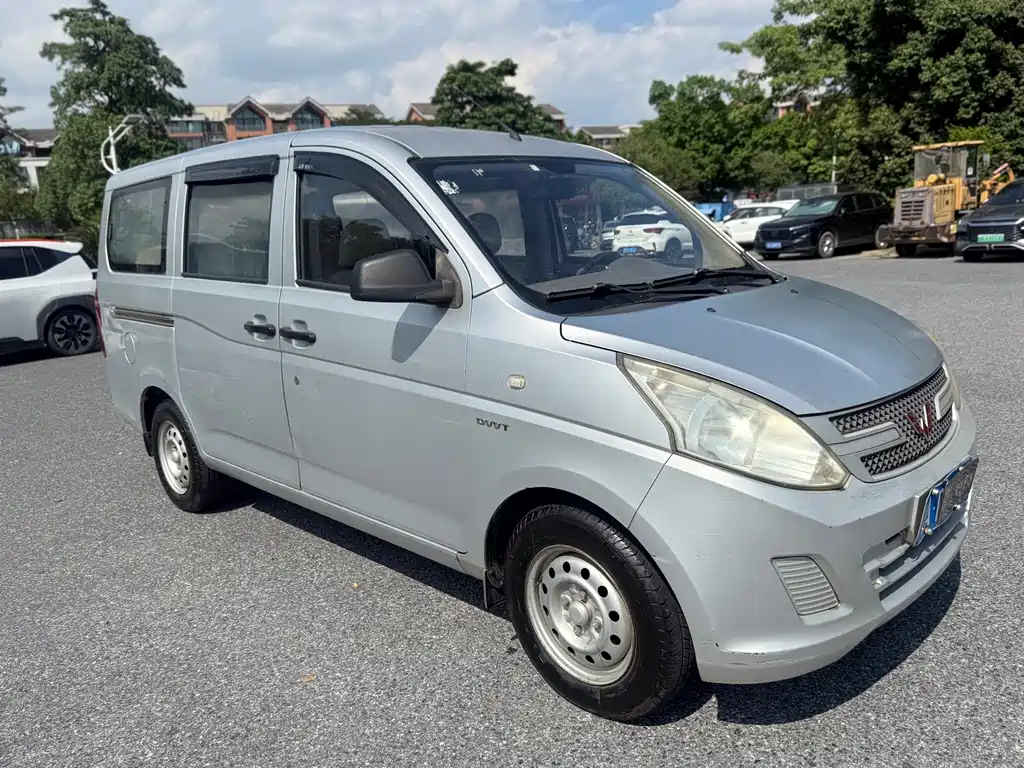 Wuling Rongguang V — миниатюра 3