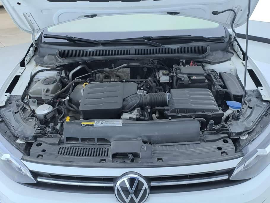 Volkswagen Polo 1.5 л 2023 г. Белый, пробег 40100 км