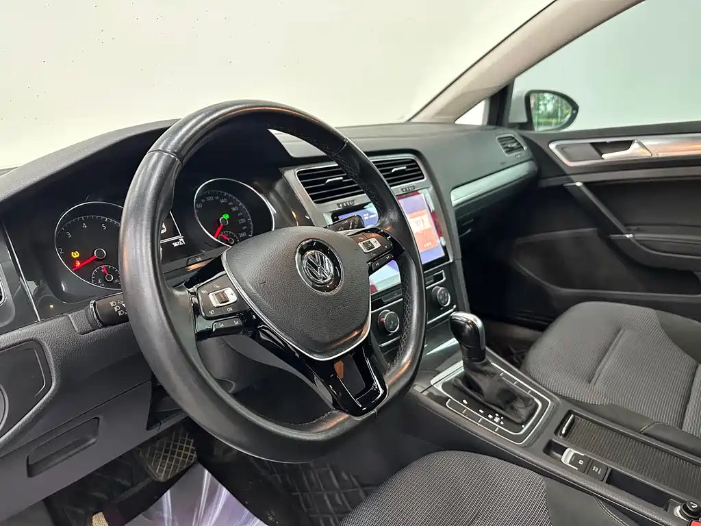 Volkswagen Golf — миниатюра 17