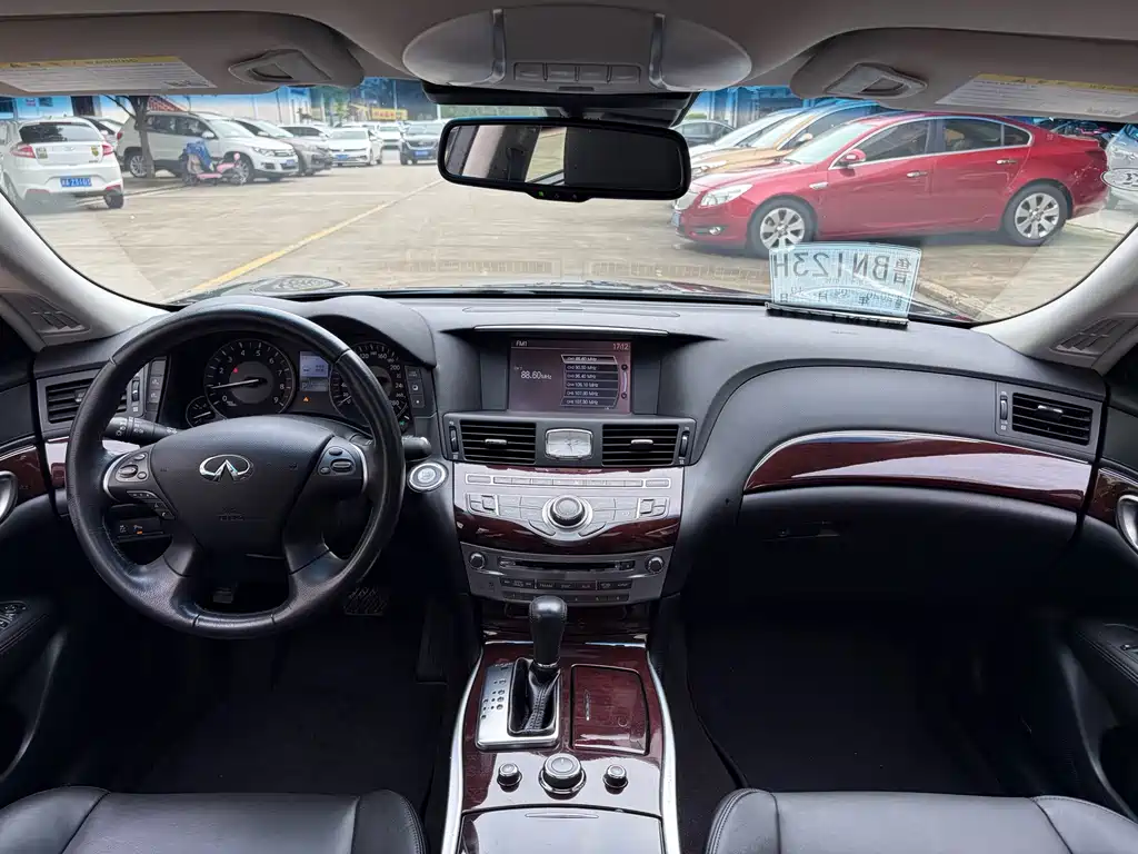 Infiniti Q70 — миниатюра 5