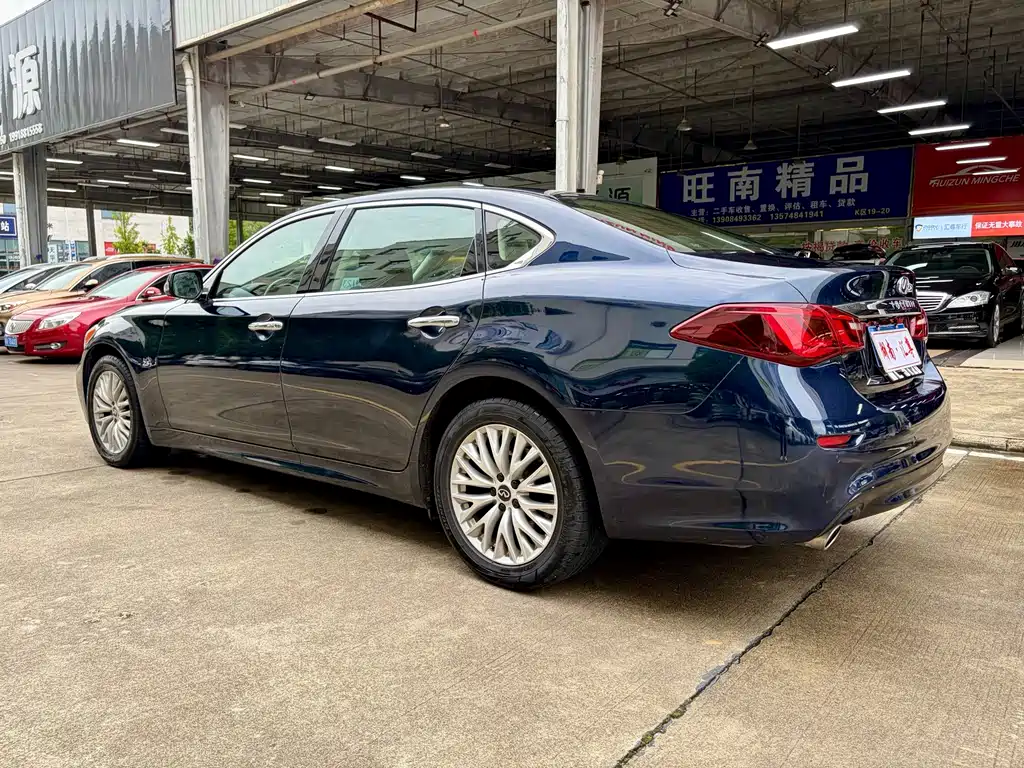 Infiniti Q70 — миниатюра 19