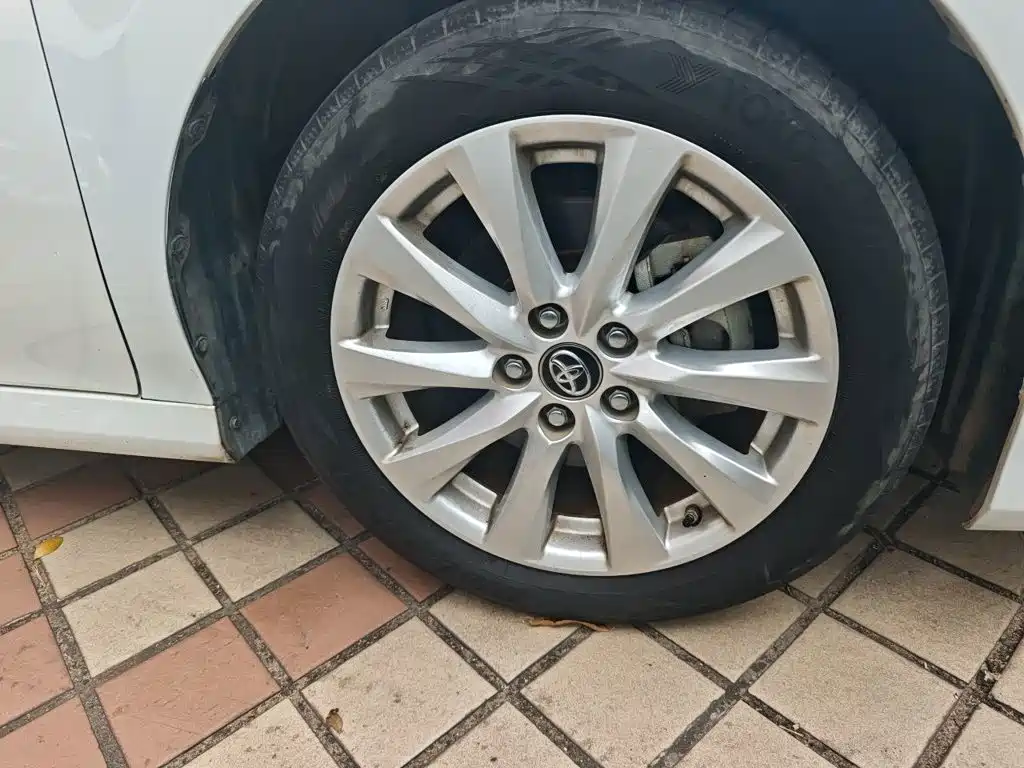Toyota Camry — миниатюра 24