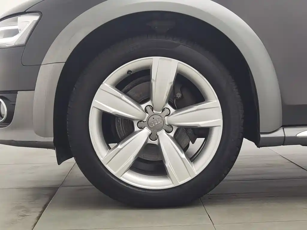 Audi A4 (Import) — миниатюра 17