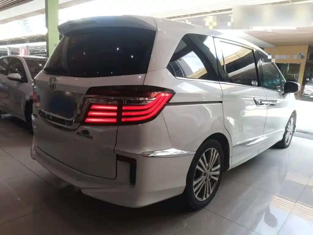 Honda Elysion — миниатюра 7