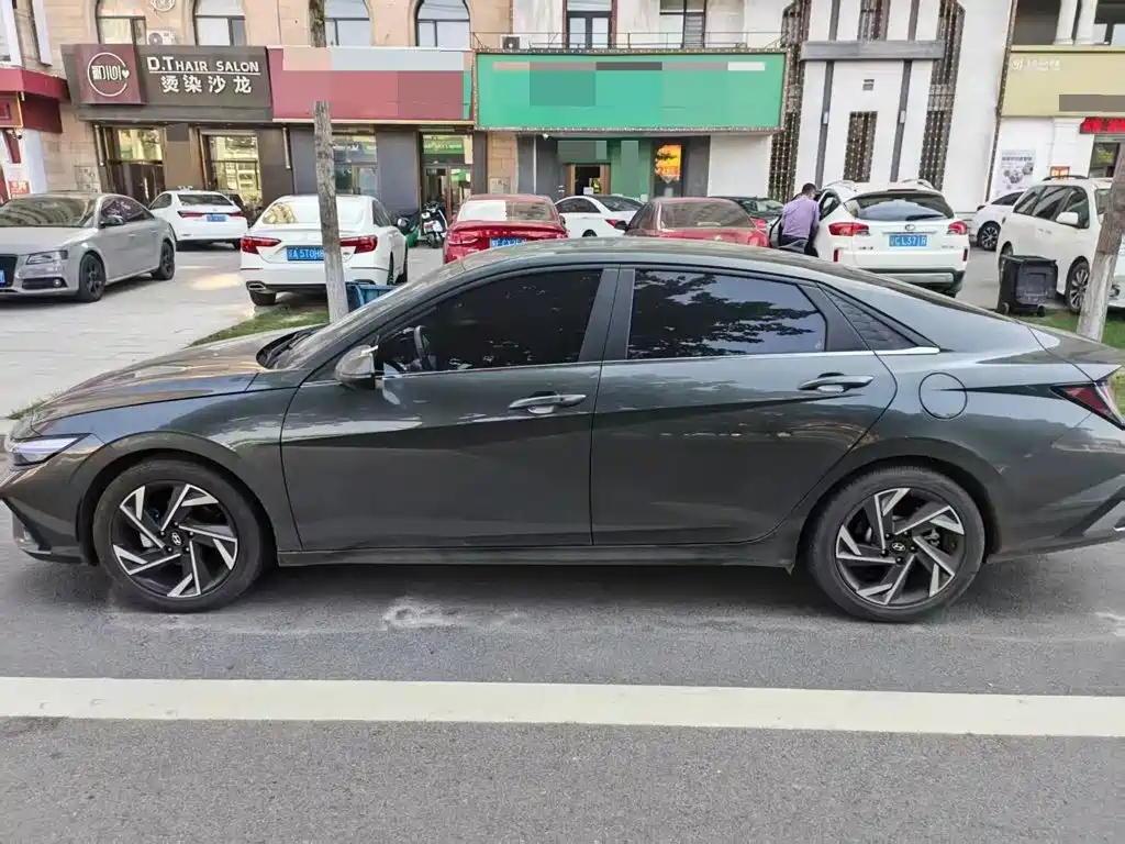 Hyundai Elantra — миниатюра 7