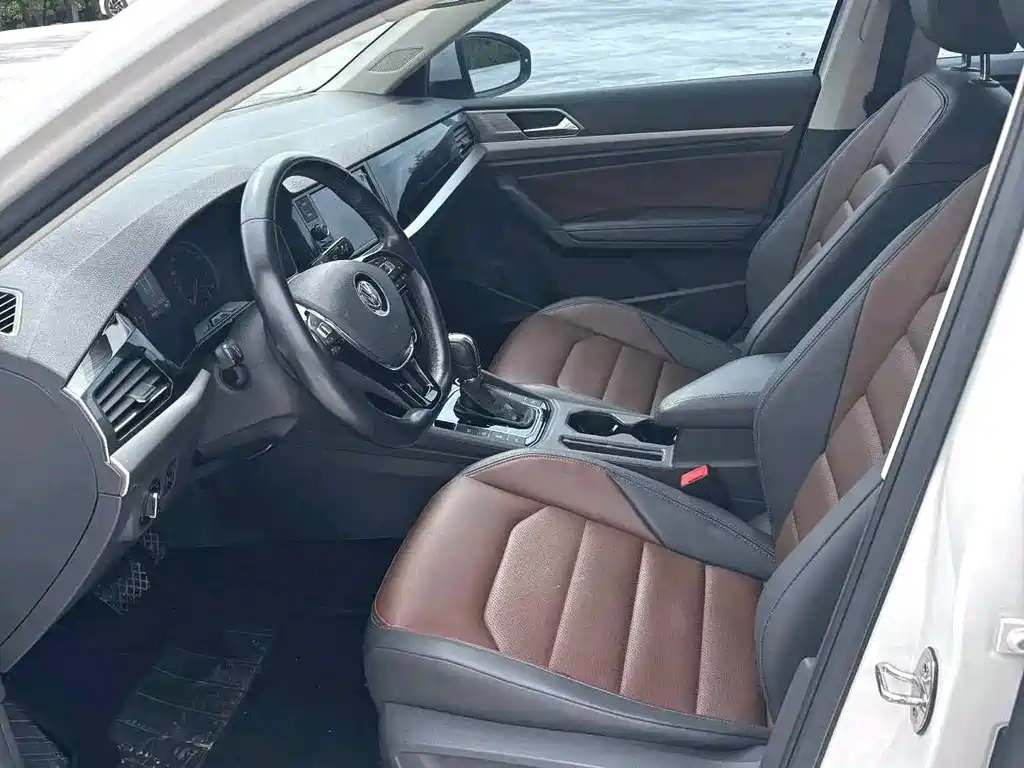 Volkswagen Lavida — миниатюра 4