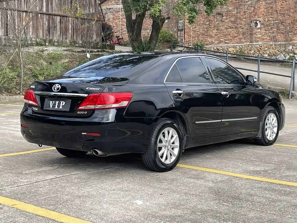 Toyota Camry — миниатюра 7