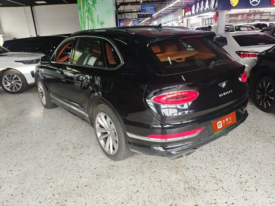 Bentley Bentayga PHEV — миниатюра 4