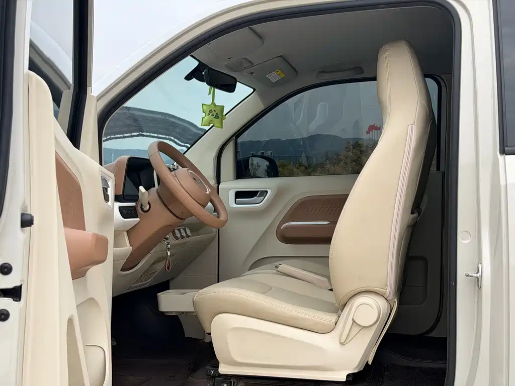 Wuling MINIEV — миниатюра 5